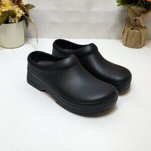 Klogs Springfield Black Slip-On Clogs US 8 Slip-Resistant Sole Orthotic-Friendly